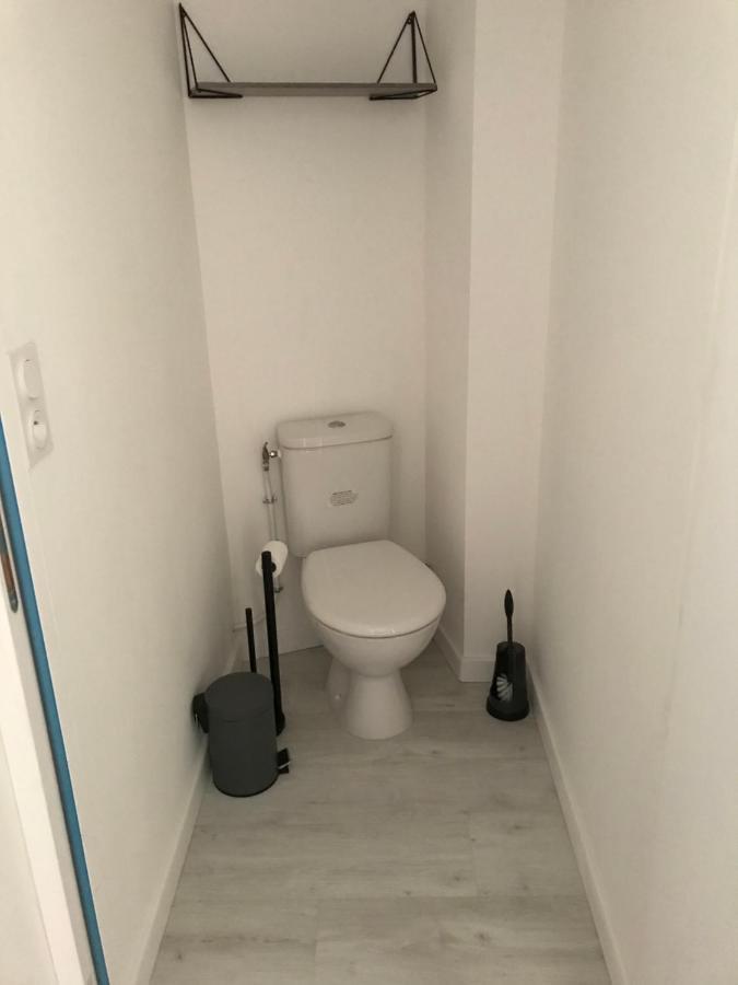 Appartement Numero 4 Ou Numero 8 Savigne-l'Eveque Exterior photo